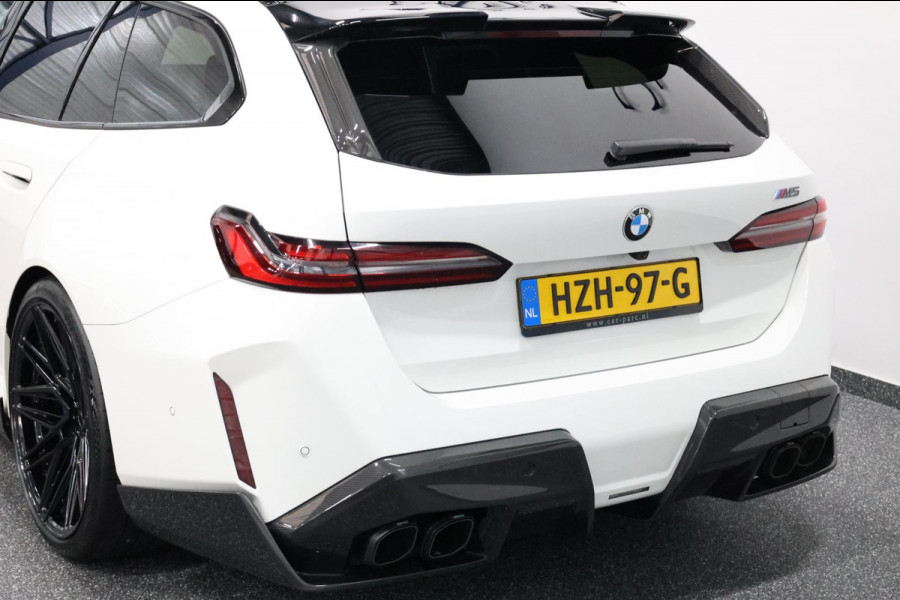 BMW 5 Serie Touring M5 727+PK BTW/M-PERFORMANCE CARBON/AKRAPOVIC/22" VOSSEN/BOWERS & WILKINS/PANO/HUD/ACC/ECC/FABRIEKSGARANTIE!