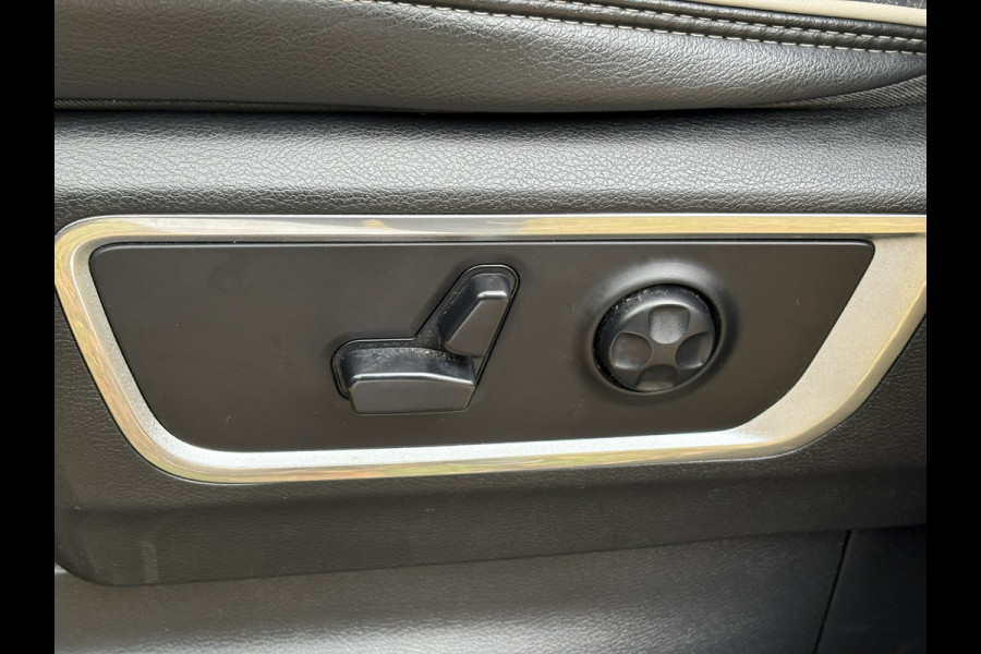 Dodge Ram 1500 5.7 V8 Laramie Night - PANO - LUCHTVERING - LPG - 22 inch - NL AUTO