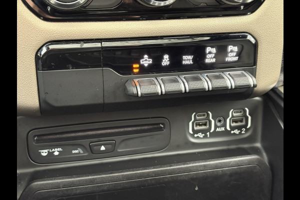 Dodge Ram 1500 5.7 V8 Laramie Night - PANO - LUCHTVERING - LPG - 22 inch - NL AUTO