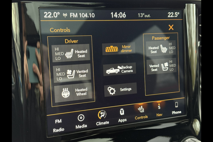 Dodge Ram 1500 5.7 V8 Laramie Night - PANO - LUCHTVERING - LPG - 22 inch - NL AUTO