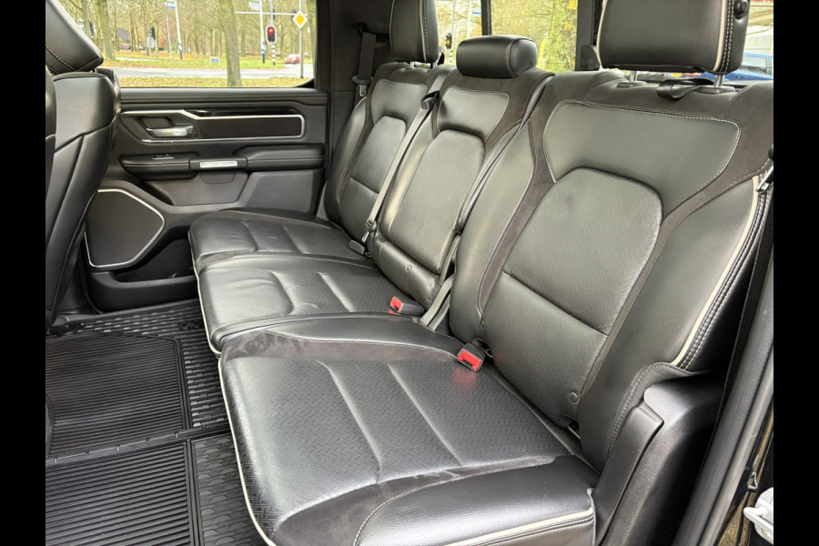 Dodge Ram 1500 5.7 V8 Laramie Night - PANO - LUCHTVERING - LPG - 22 inch - NL AUTO