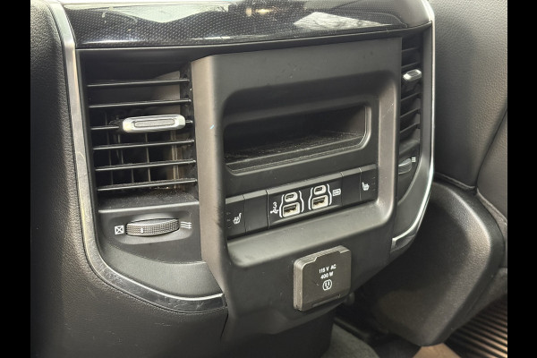 Dodge Ram 1500 5.7 V8 Laramie Night - PANO - LUCHTVERING - LPG - 22 inch - NL AUTO