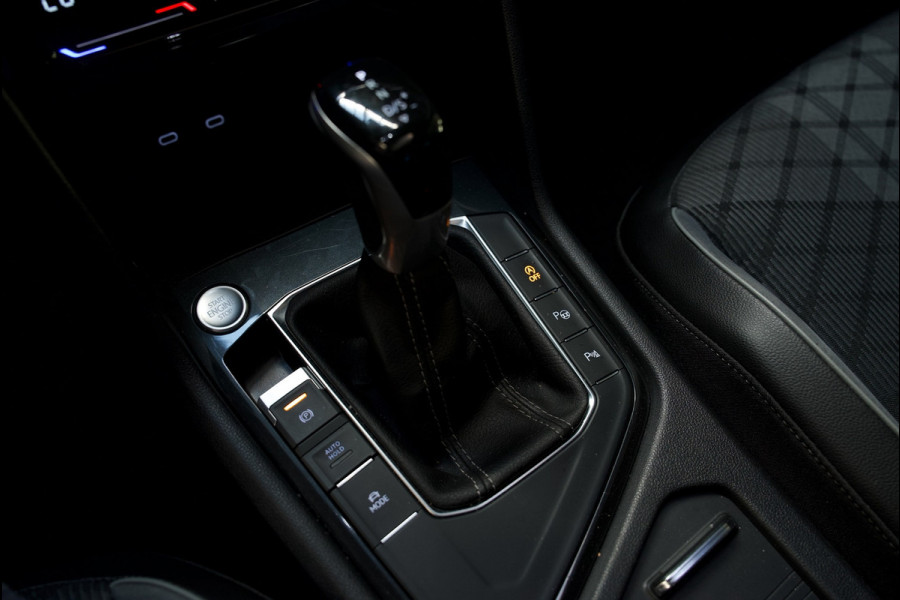 Volkswagen Tiguan 1.5 TSI R-Line Business+ 3x R-Line/Pano/Virtual/IQ Light/Leder/Sfeerverlichting/Keyless/APK/Bomvol!