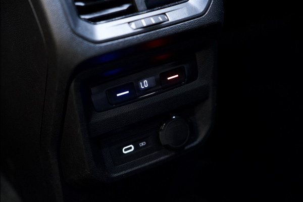 Volkswagen Tiguan 1.5 TSI R-Line Business+ 3x R-Line/Pano/Virtual/IQ Light/Leder/Sfeerverlichting/Keyless/APK/Bomvol!