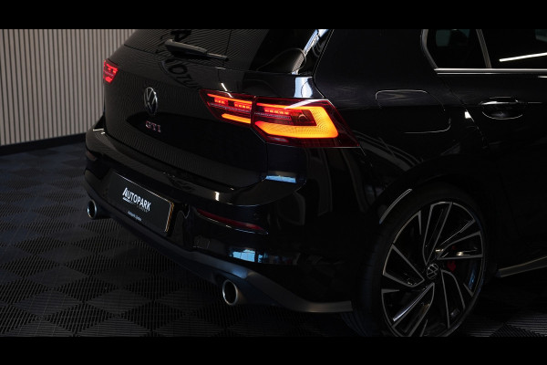 Volkswagen Golf 2.0 TSI GTI IQ LIGHTS/HARMAN KARDON/CARPLAY/BLINDSPOT/STOELVERWARMING/APK/245PK