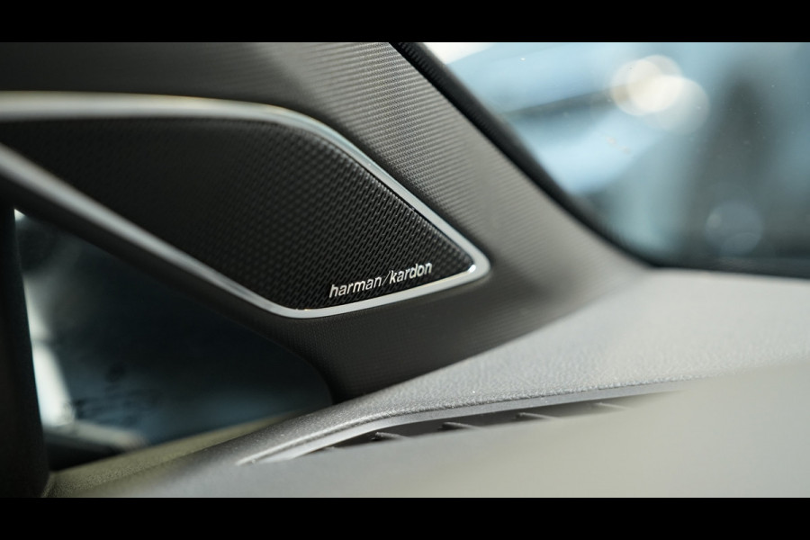 Volkswagen Golf 2.0 TSI GTI IQ LIGHTS/HARMAN KARDON/CARPLAY/BLINDSPOT/STOELVERWARMING/APK/245PK