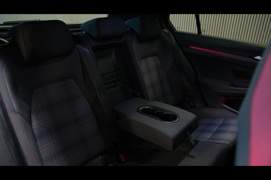 Volkswagen Golf 2.0 TSI GTI IQ LIGHTS/HARMAN KARDON/CARPLAY/BLINDSPOT/STOELVERWARMING/APK/245PK