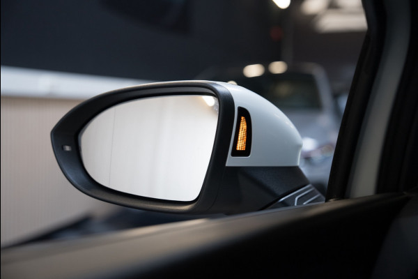 Volkswagen Golf 2.0 TSI GTI CLUBSPORT PANO/H&K/LEDER/HUD/MEMORY/IQLIGHTS/BLINDSPOT/SFEERVERLICHTING/NURBURGRING/BOMVOL!