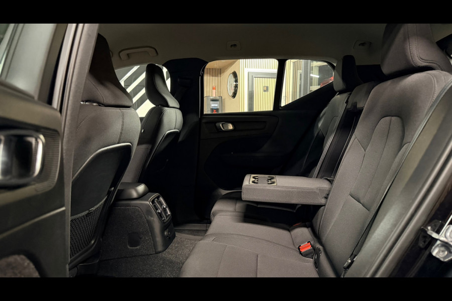 Volvo XC40 1.5 T4 Recharge | Trekhaak| Dodehoek |ACC | Carplay | Elektrische kofferklep| Camera achter