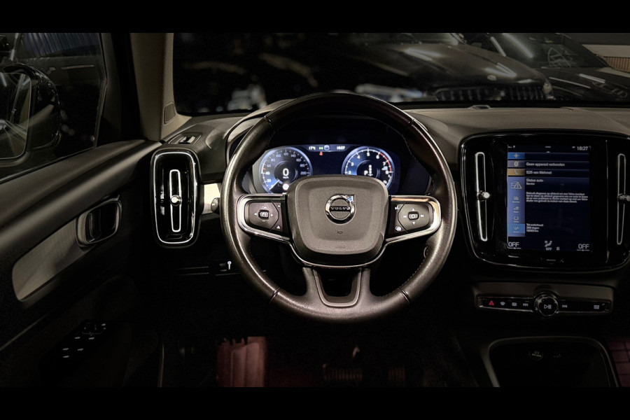Volvo XC40 1.5 T4 Recharge | Trekhaak| Dodehoek |ACC | Carplay | Elektrische kofferklep| Camera achter
