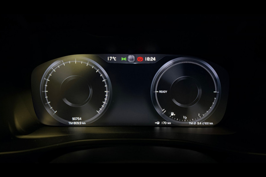 Volvo XC40 1.5 T4 Recharge | Trekhaak| Dodehoek |ACC | Carplay | Elektrische kofferklep| Camera achter