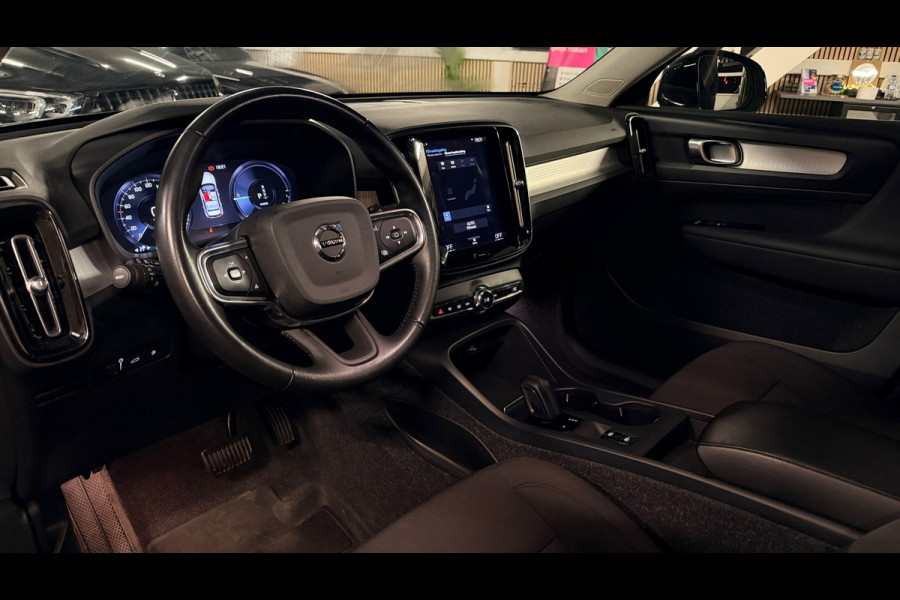 Volvo XC40 1.5 T4 Recharge | Trekhaak| Dodehoek |ACC | Carplay | Elektrische kofferklep| Camera achter