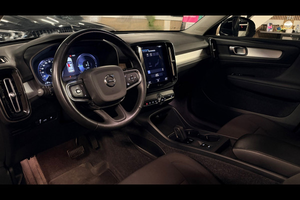 Volvo XC40 1.5 T4 Recharge | Trekhaak| Dodehoek |ACC | Carplay | Elektrische kofferklep| Camera achter