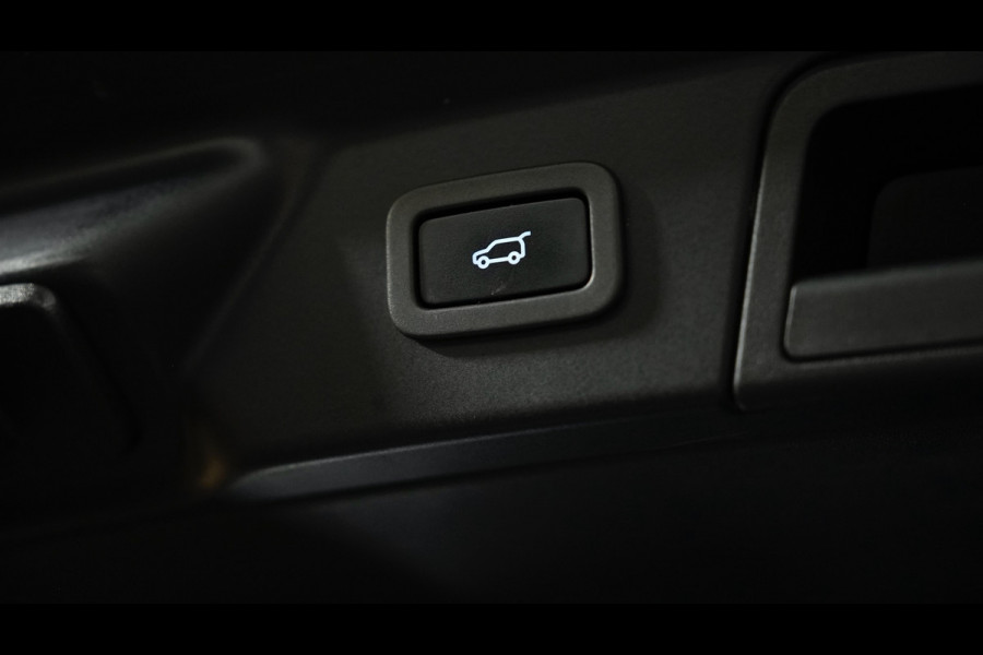 Land Rover Range Rover Velar 3.0 V6 SC AWD R-Dynamic HSE R DYNAMIC PANO/HUD/KEYLESS/NIGHTPAKKET/CARPLAY/STOELVERKOELING/BOMVOL!