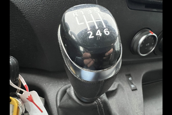 Renault Master T35 2.3 dCi 135 L2H2