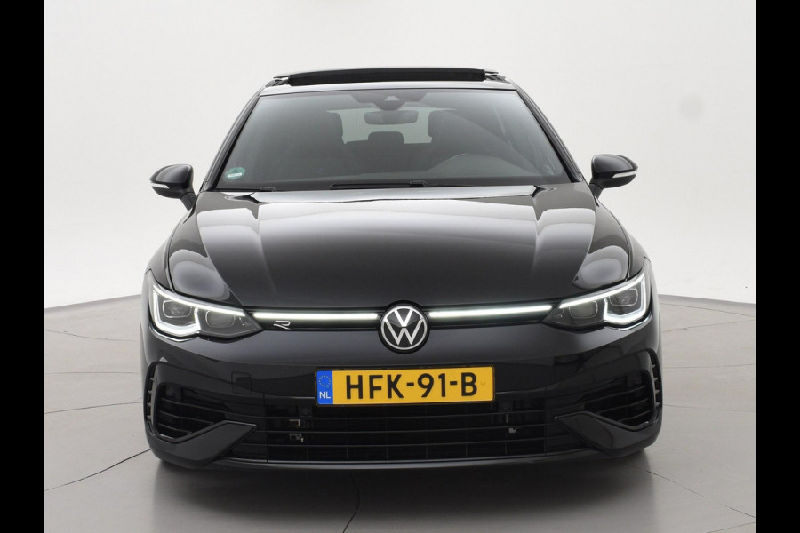 Volkswagen Golf R 2.0 TSI R 4MOTION 320 PK + AKRAPOVIC UITLAAT | PANORAMA | STOELVENTILATIE | HARMAN/KARDON | NAPPA LEDER