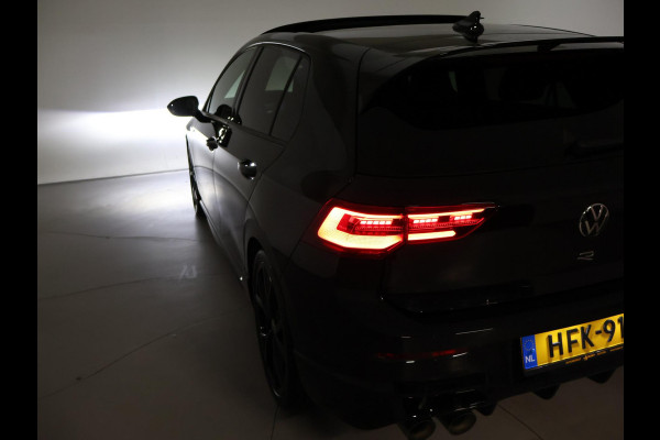 Volkswagen Golf R 2.0 TSI R 4MOTION 320 PK + AKRAPOVIC UITLAAT | PANORAMA | STOELVENTILATIE | HARMAN/KARDON | NAPPA LEDER