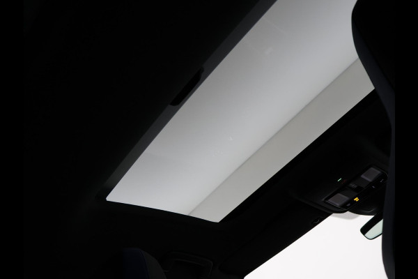 Volkswagen Golf R 2.0 TSI R 4MOTION 320 PK + AKRAPOVIC UITLAAT | PANORAMA | STOELVENTILATIE | HARMAN/KARDON | NAPPA LEDER