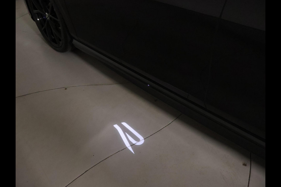 Volkswagen Golf R 2.0 TSI R 4MOTION 320 PK + AKRAPOVIC UITLAAT | PANORAMA | STOELVENTILATIE | HARMAN/KARDON | NAPPA LEDER