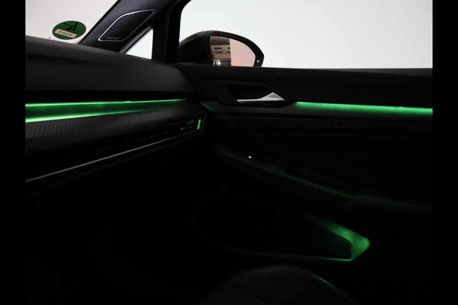 Volkswagen Golf R 2.0 TSI R 4MOTION 320 PK + AKRAPOVIC UITLAAT | PANORAMA | STOELVENTILATIE | HARMAN/KARDON | NAPPA LEDER