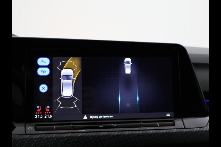 Volkswagen Golf R 2.0 TSI R 4MOTION 320 PK + AKRAPOVIC UITLAAT | PANORAMA | STOELVENTILATIE | HARMAN/KARDON | NAPPA LEDER