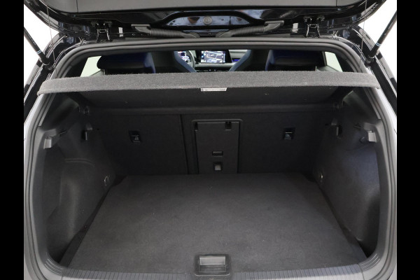Volkswagen Golf R 2.0 TSI R 4MOTION 320 PK + AKRAPOVIC UITLAAT | PANORAMA | STOELVENTILATIE | HARMAN/KARDON | NAPPA LEDER