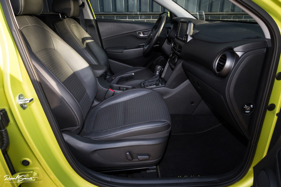 Hyundai Kona 1.6 T-GDI 4WD Premium | Trekhaak | Keyless | Primium audio | Blis | Apple carplay |