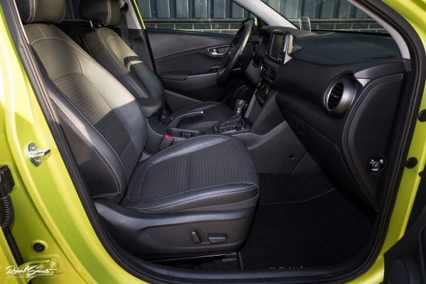 Hyundai Kona 1.6 T-GDI 4WD Premium | Trekhaak | Keyless | Primium audio | Blis | Apple carplay |