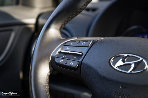 Hyundai Kona 1.6 T-GDI 4WD Premium | Trekhaak | Keyless | Primium audio | Blis | Apple carplay |