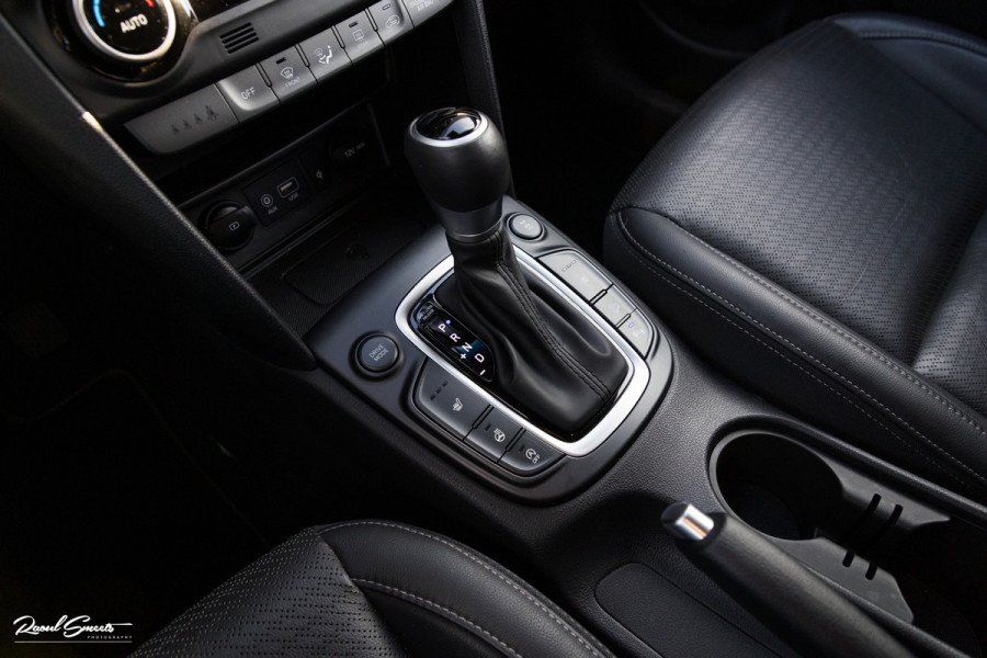 Hyundai Kona 1.6 T-GDI 4WD Premium | Trekhaak | Keyless | Primium audio | Blis | Apple carplay |