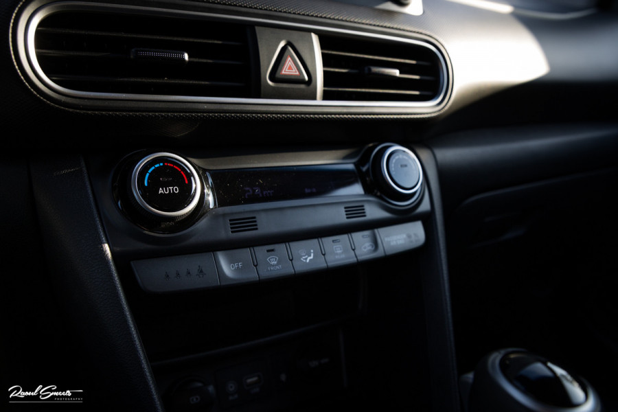 Hyundai Kona 1.6 T-GDI 4WD Premium | Trekhaak | Keyless | Primium audio | Blis | Apple carplay |