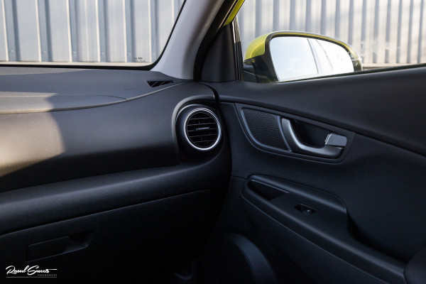 Hyundai Kona 1.6 T-GDI 4WD Premium | Trekhaak | Keyless | Primium audio | Blis | Apple carplay |