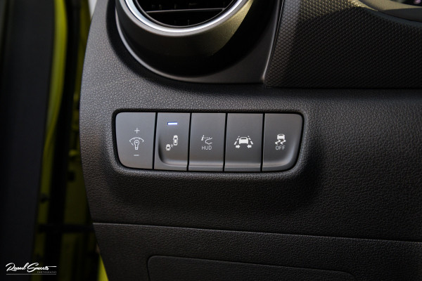 Hyundai Kona 1.6 T-GDI 4WD Premium | Trekhaak | Keyless | Primium audio | Blis | Apple carplay |