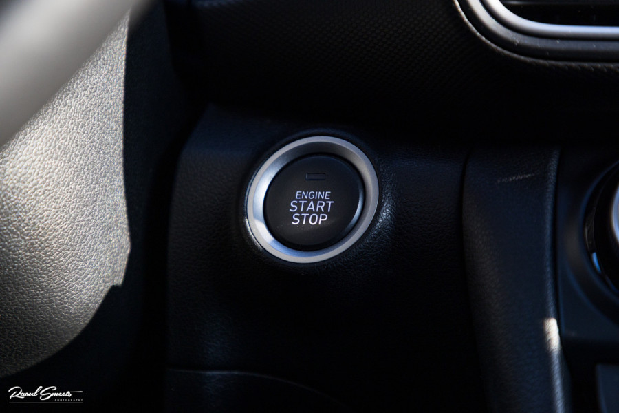 Hyundai Kona 1.6 T-GDI 4WD Premium | Trekhaak | Keyless | Primium audio | Blis | Apple carplay |