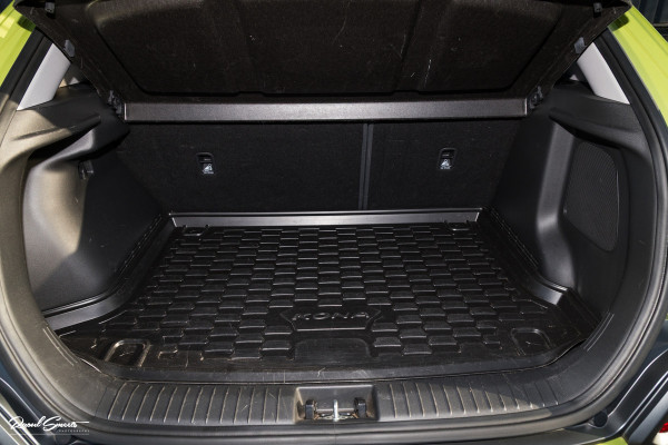 Hyundai Kona 1.6 T-GDI 4WD Premium | Trekhaak | Keyless | Primium audio | Blis | Apple carplay |