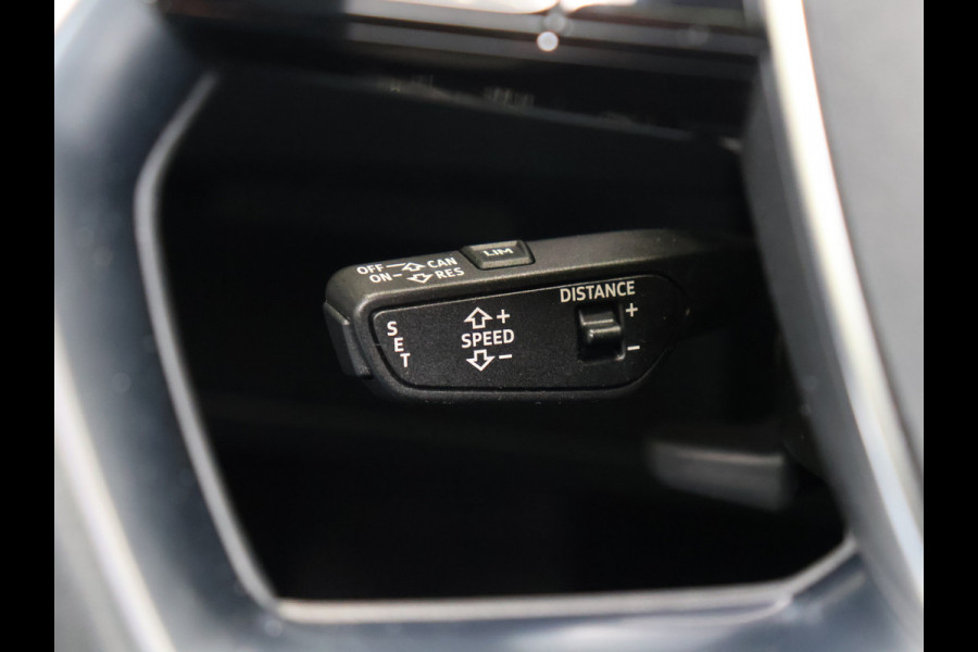 Audi e-tron 55 quattro Business edition Plus 95 kWh [TREKHAAK AFNEEMBAAR, LUCHTVERING, SCHUIFKANTELDAK, MEMORY SEATS, APPLE CARPLAY, ANDROID, SPORTSTOELEN, ADAPTIVE CRUISE, PDC V+A, STOELVERWARMING, NIEUWSTAAT]