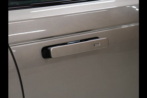 Land Rover Range Rover Velar 2.0 P400e S [MEMORY SEATS, APPLE CARPLAY, ANDROID, MERIDIAN SOUND, AANPASBARE RIJMODUS, 360 CAMERA, VOL LEDER, STOELVERWARMING, CRUISE, CLIMATE, NIEUWSTAAT]