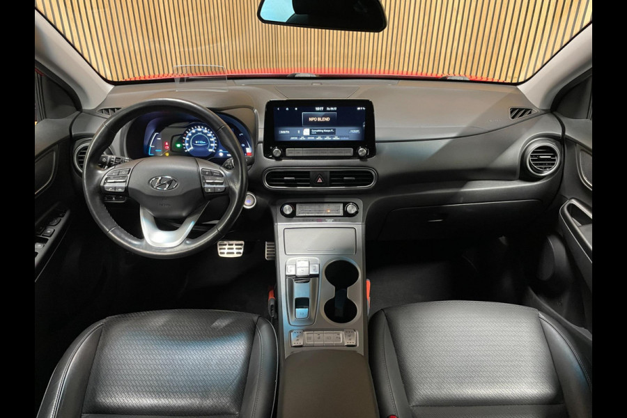 Hyundai Kona EV Premium 64 kWh|GROTE ACCU|FACELIFT|3-FASE|HUD|LEDER|ACC|KRELL|STUURVERW|STOELVERW V+A|STOELVENT.|CAMERA|CARPLAY|NL