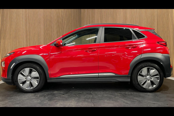 Hyundai Kona EV Premium 64 kWh|GROTE ACCU|FACELIFT|3-FASE|HUD|LEDER|ACC|KRELL|STUURVERW|STOELVERW V+A|STOELVENT.|CAMERA|CARPLAY|NL