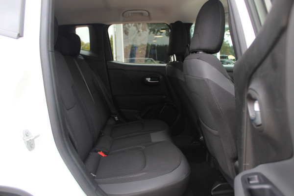 Jeep Renegade 1.4 MultiAir Limited / Nieuwe distr.riem! / Trekhaak / Navigatie / CarPlay / 17'' / Parkeerhulp V+A / DAB / ACC