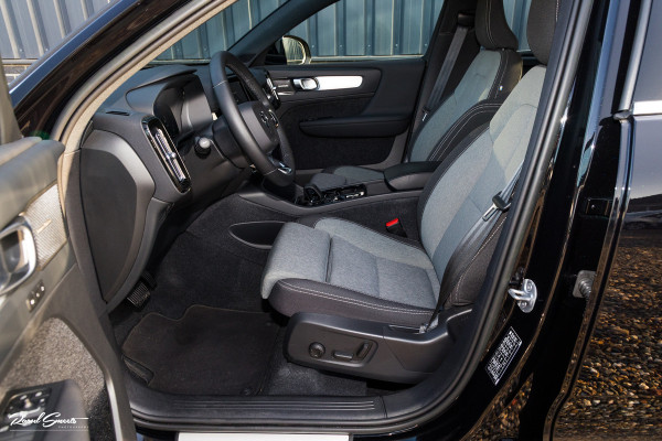 Volvo XC40 1.5 T4 Plug-in hybrid Plus Bright | Adaptieve Cruise | Harman Kardon | Memory | Blis |