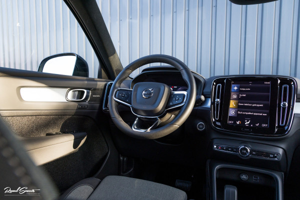 Volvo XC40 1.5 T4 Plug-in hybrid Plus Bright | Adaptieve Cruise | Harman Kardon | Memory | Blis |