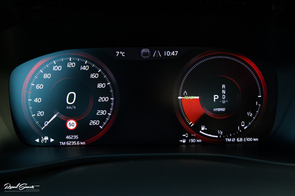 Volvo XC40 1.5 T4 Plug-in hybrid Plus Bright | Adaptieve Cruise | Harman Kardon | Memory | Blis |