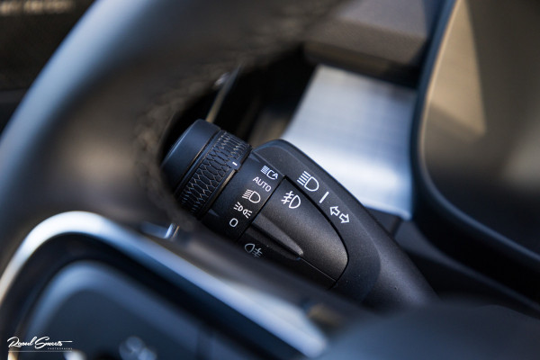 Volvo XC40 1.5 T4 Plug-in hybrid Plus Bright | Adaptieve Cruise | Harman Kardon | Memory | Blis |