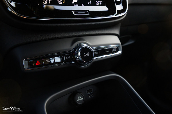 Volvo XC40 1.5 T4 Plug-in hybrid Plus Bright | Adaptieve Cruise | Harman Kardon | Memory | Blis |