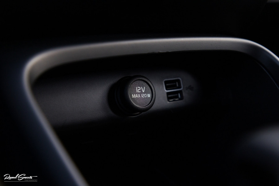 Volvo XC40 1.5 T4 Plug-in hybrid Plus Bright | Adaptieve Cruise | Harman Kardon | Memory | Blis |