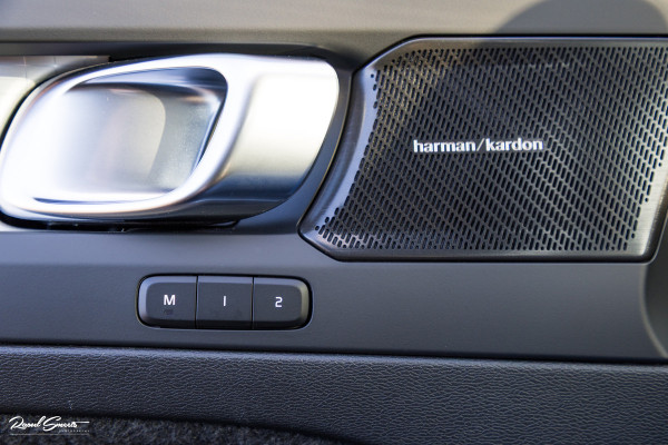 Volvo XC40 1.5 T4 Plug-in hybrid Plus Bright | Adaptieve Cruise | Harman Kardon | Memory | Blis |