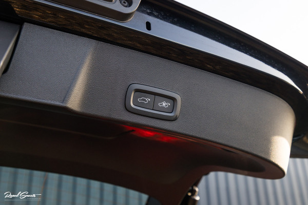 Volvo XC40 1.5 T4 Plug-in hybrid Plus Bright | Adaptieve Cruise | Harman Kardon | Memory | Blis |