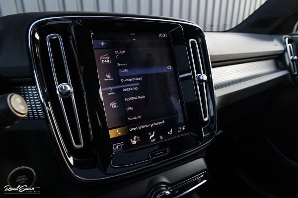 Volvo XC40 1.5 T5 Recharge R-Design | Adaptieve cruise | Panorama dak | Zwenkbare trekhaak | Memory | Blis |