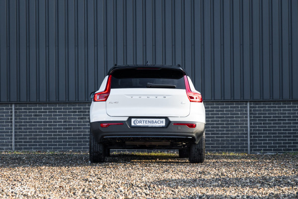 Volvo XC40 1.5 T5 Recharge R-Design | Adaptieve cruise | Panorama dak | Zwenkbare trekhaak | Memory | Blis |